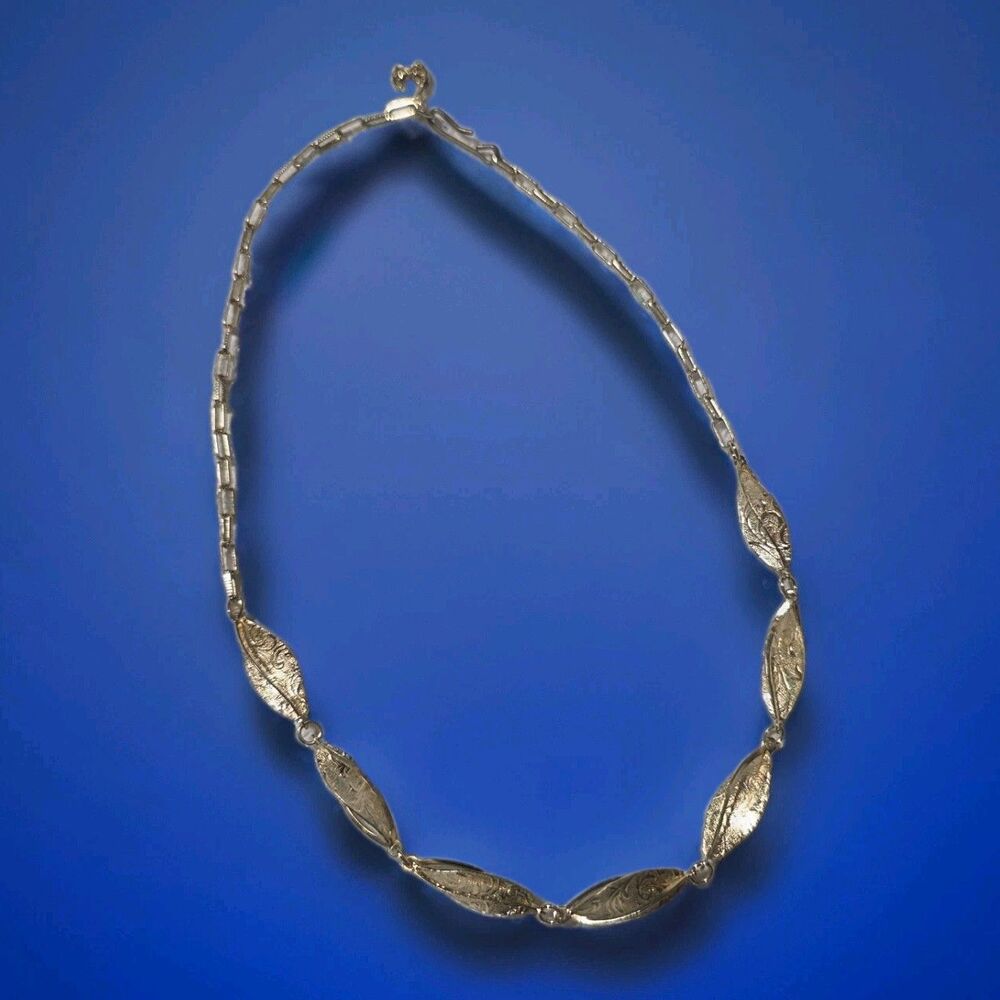 Silvertone Engraved Leaf Link Chain Necklace Metal Hook Closure Nature Theme